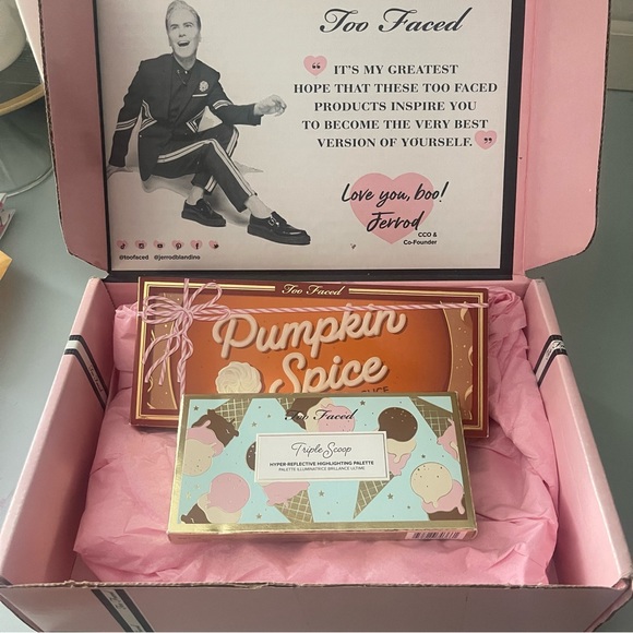 Too Faced Bundle: Pumpkin Spice Palette and Triple Scoop Highlighter - Picture 1 of 7